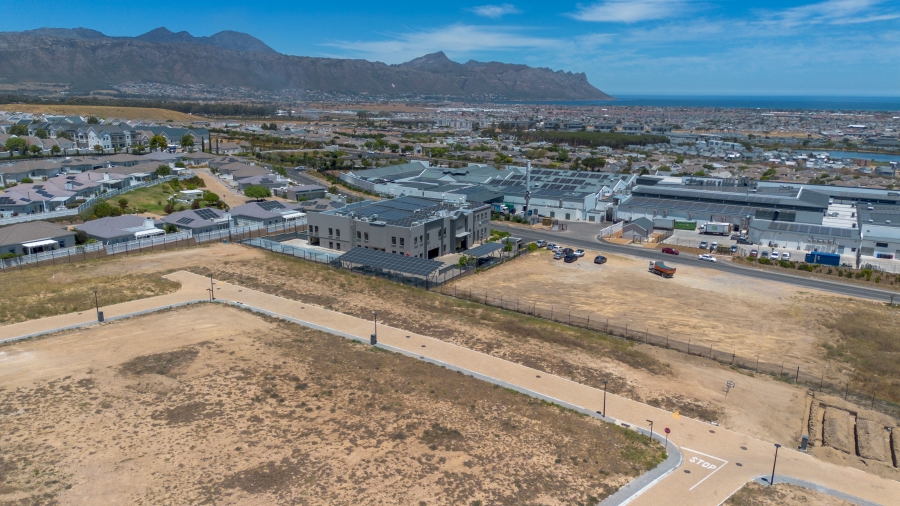 4 Bedroom Property for Sale in Mzuri Estate Western Cape